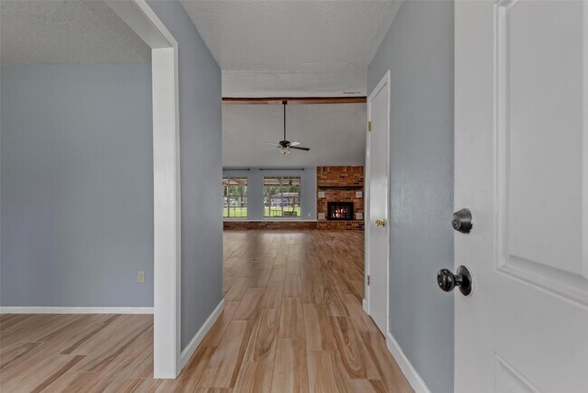 Building Photo - 24338 Redbud Ave