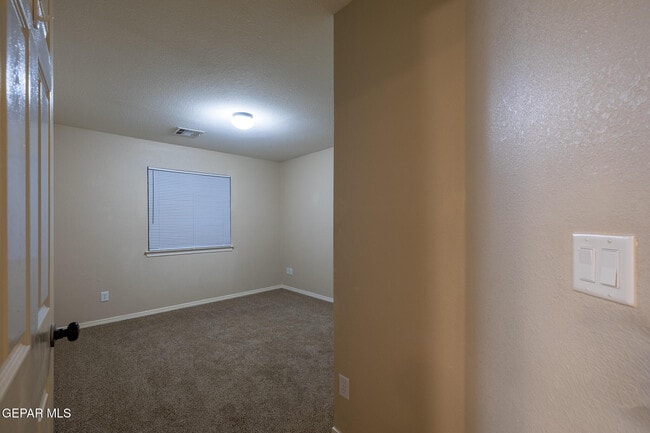 Building Photo - 14212 Otter Point Ct