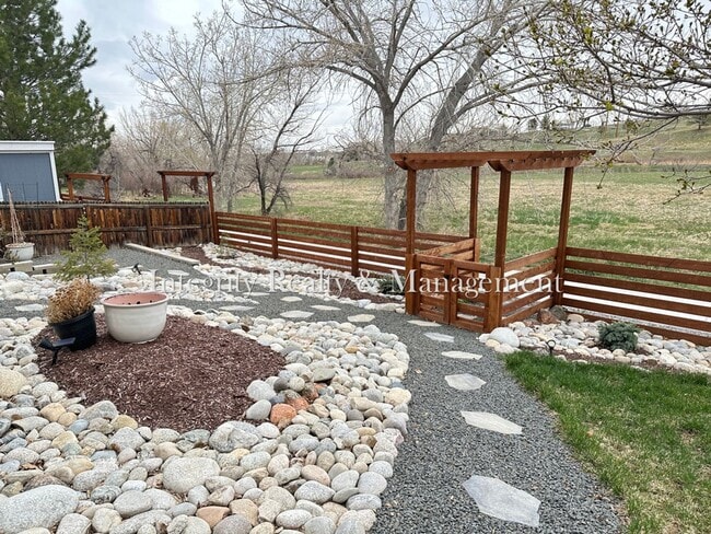 Building Photo - 7402 Eagle Rock Dr