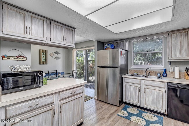 Building Photo - 1908 Sea Oats Dr