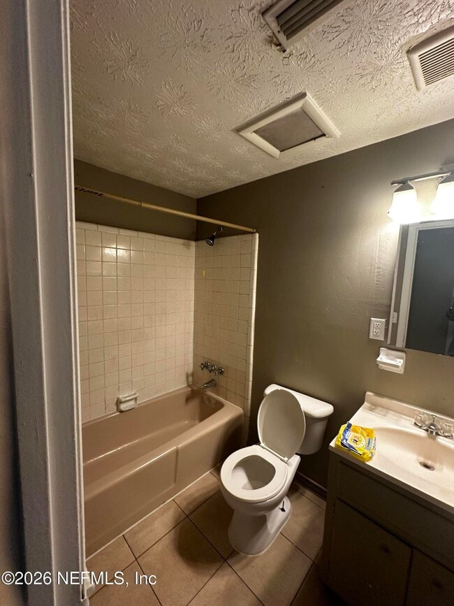 Building Photo - 472 Tara Ln