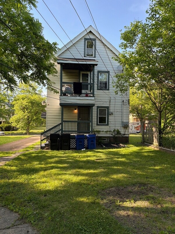 Building Photo - 10302 Lamontier Ave