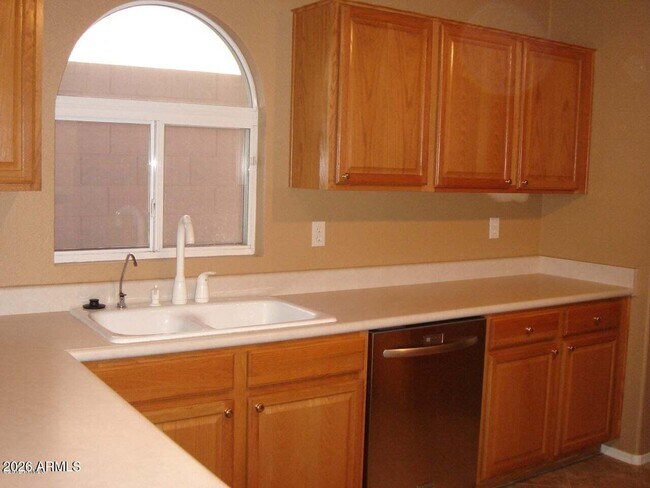 Building Photo - 7650 E Williams Dr