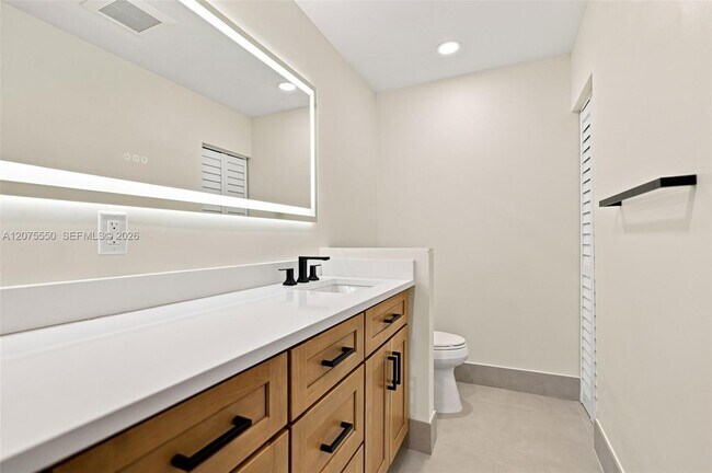 Building Photo - 355 SW 121st Ave
