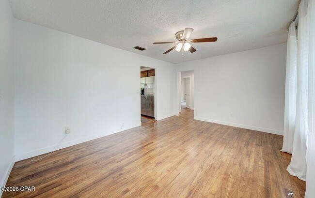 Building Photo - 108 N Marie Dr