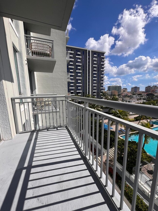 Building Photo - 300 S Australian Ave