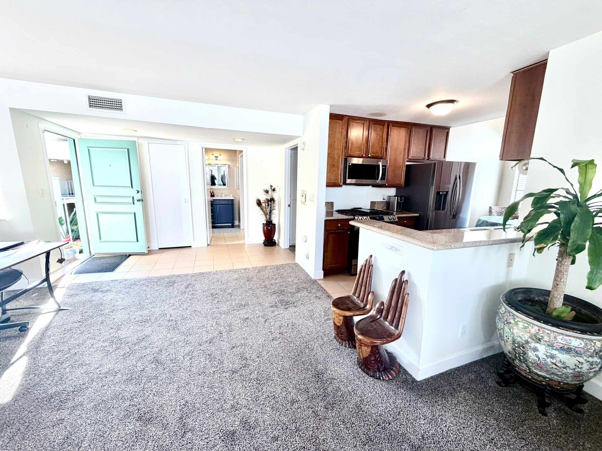 Building Photo - 1430 Colby Ave