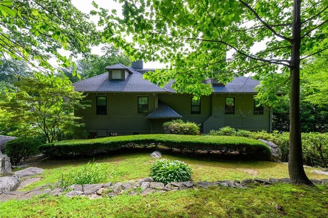Building Photo - 25 Highbrook Ave