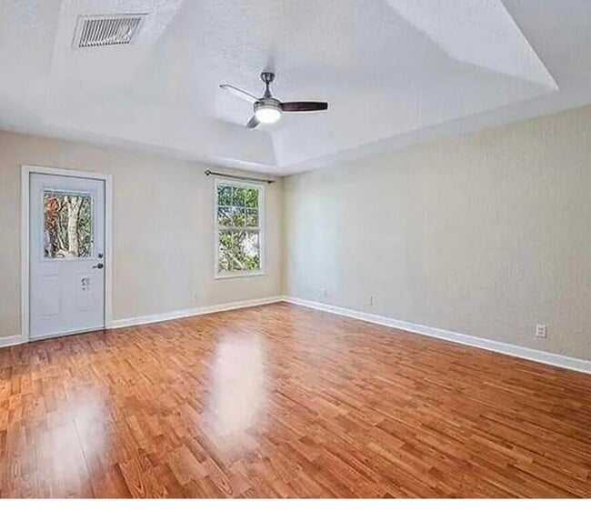 Building Photo - 8052 Murano Cir
