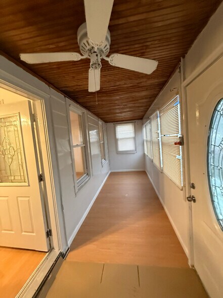 Building Photo - 433 Highland Ave