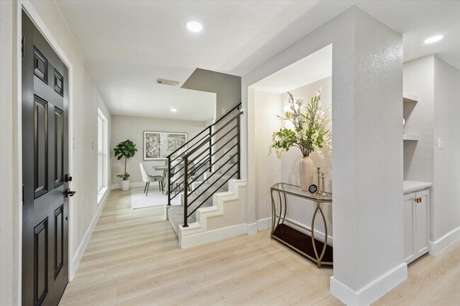 Building Photo - 7811 Ashwell Ct