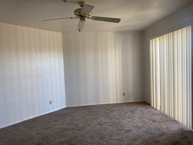 Building Photo - Waterfront 2BR 2B Condo Lower Level, gated with tennis,pool,spa,PRIVATE BEACH/DOCK