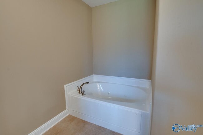 Building Photo - 103 Fields Pond Dr