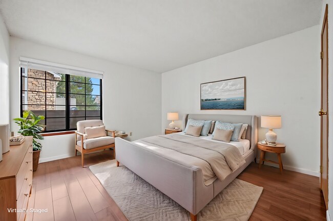 Building Photo - 923 S Zeno Way