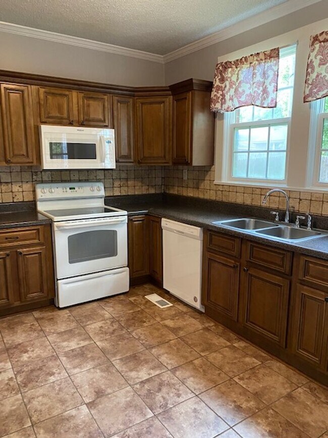 Building Photo - Romega Properties