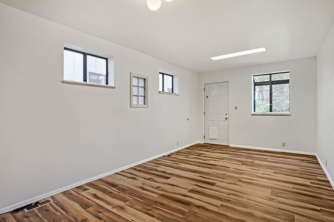 Building Photo - 1241 Olive St