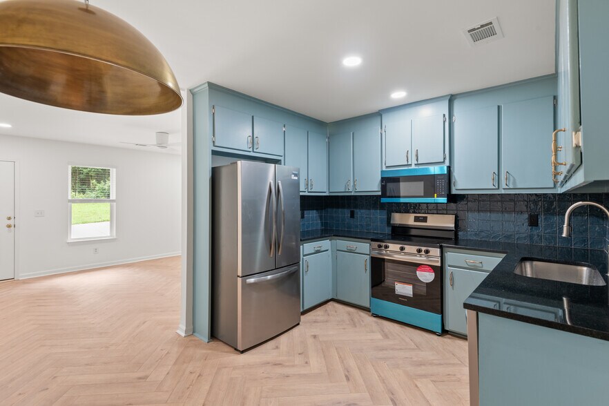 Building Photo - 907 Beaufort St