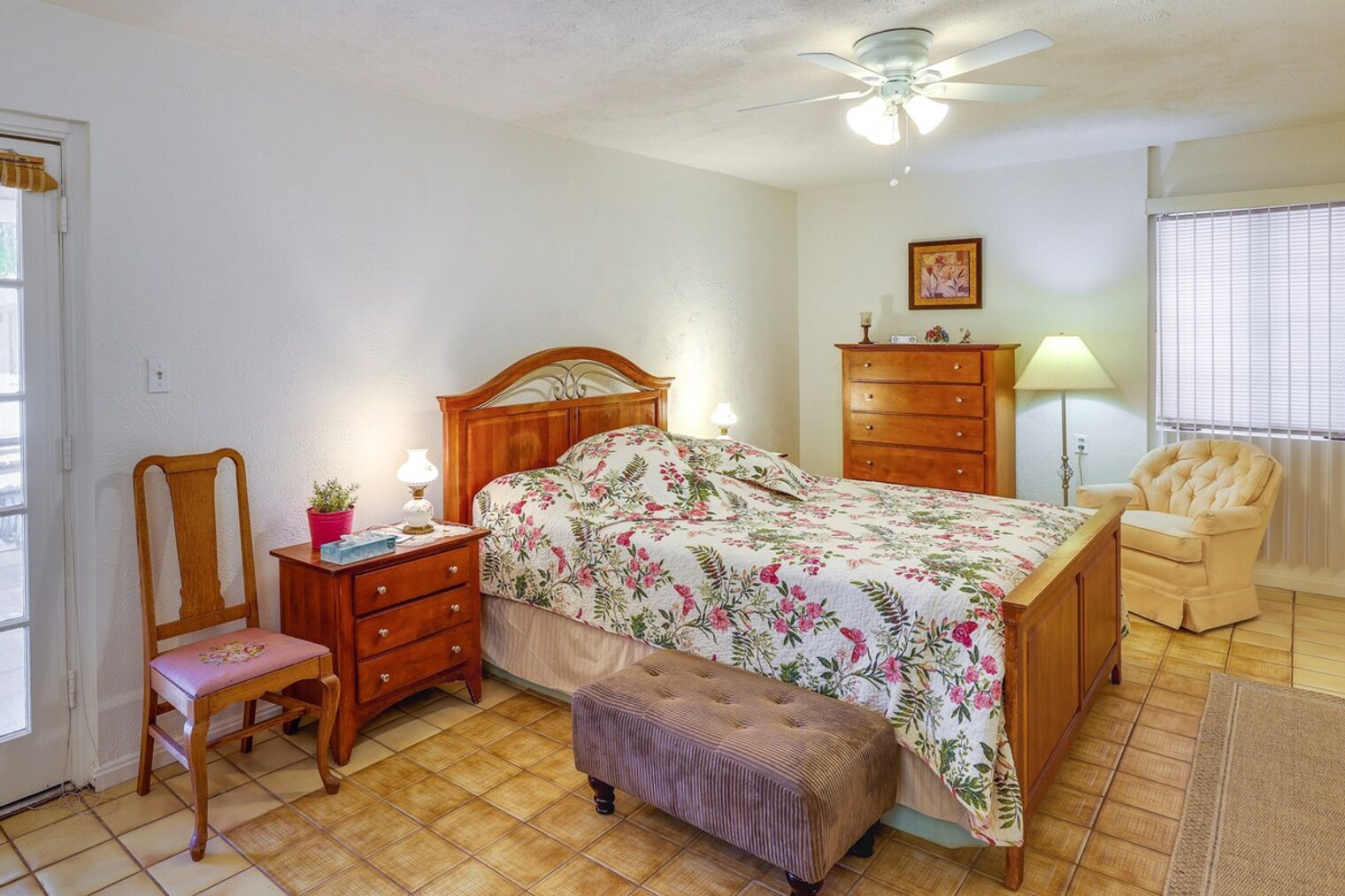 Building Photo - 331 W Windsor Ave