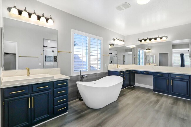 Building Photo - 4386 Bayhill Ln