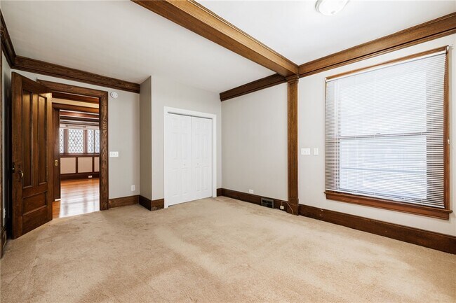 Building Photo - 91 Merriman St