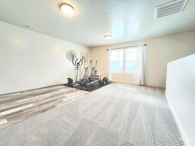 Building Photo - Welcome Home - 4 Bedroom 2.5 bath Home in ...