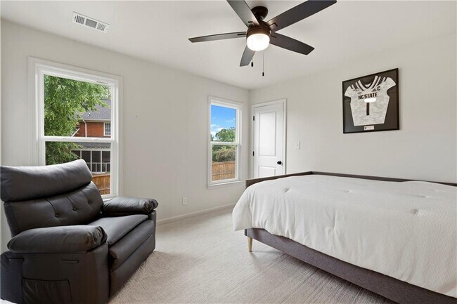 Building Photo - 4221 Willow Oak Dr