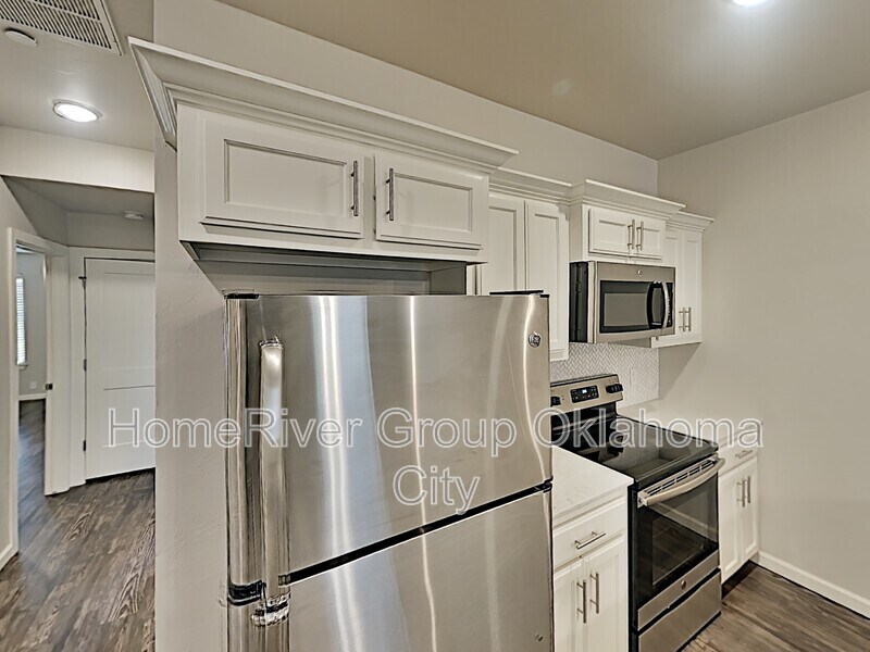 Building Photo - 418 Vail Cir