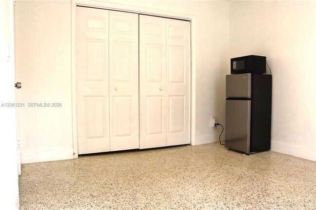Building Photo - 3144 NW 29th St