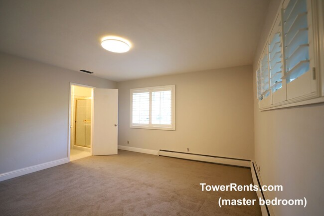 Building Photo - Santa Rosa: 3 bedroom, 2 1/2 bath Home wit...
