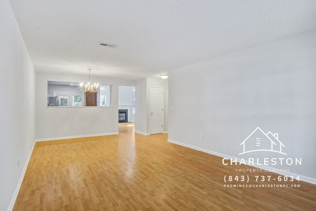 Building Photo - 230 Darcy Ave