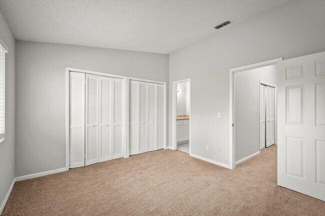 Building Photo - 8300 Plaza Gate Ln