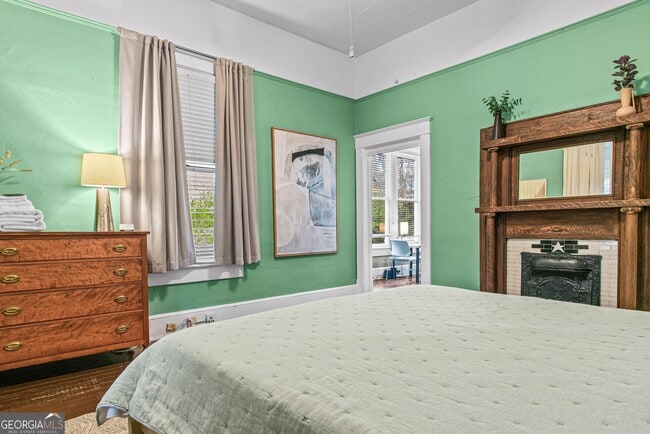 Building Photo - 693 Boulevard