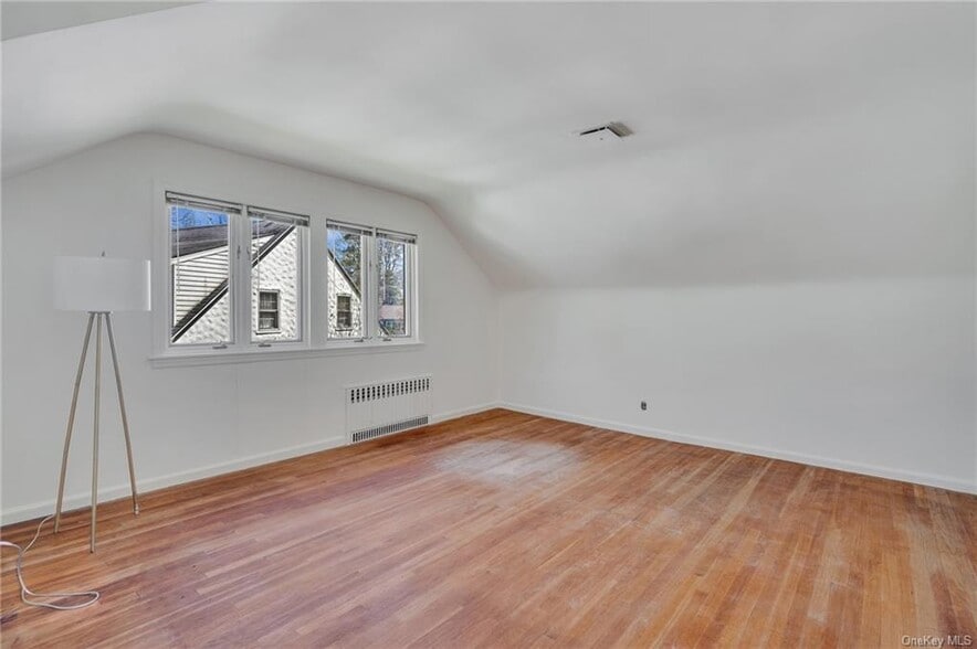 Building Photo - 6 Wildway