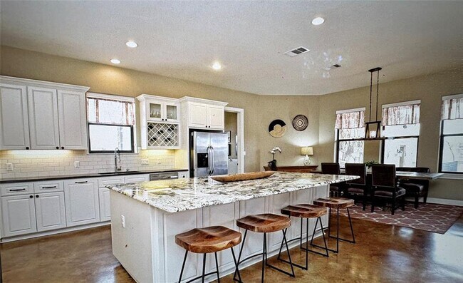 Building Photo - 126 Pack Saddle Dr