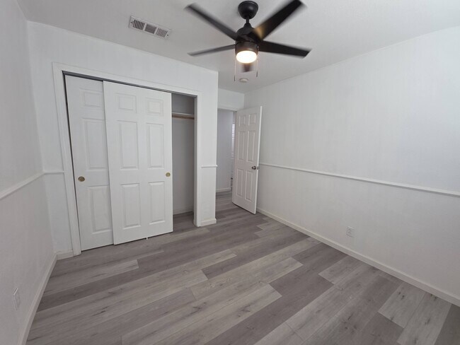 Building Photo - 2067 Blossom Ave
