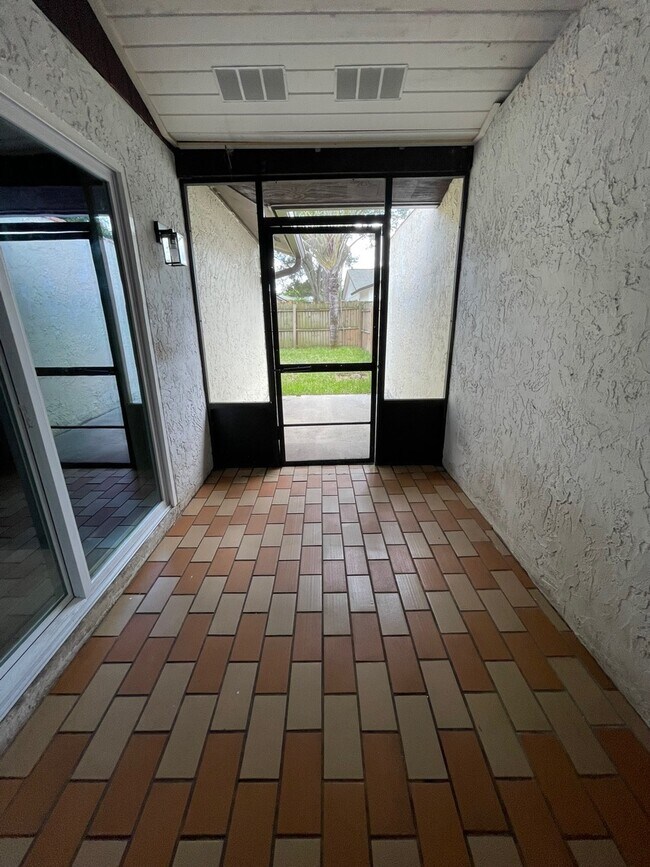 Building Photo - 660 Macduff Ln