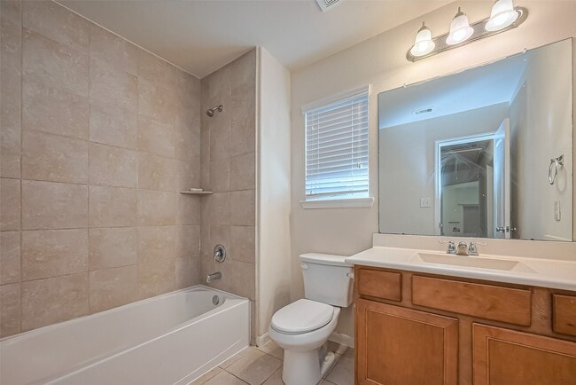 Building Photo - 14243 Oro Valley Dr