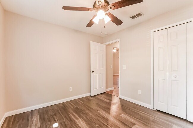 Building Photo - 4166 Shadow Creek Cir