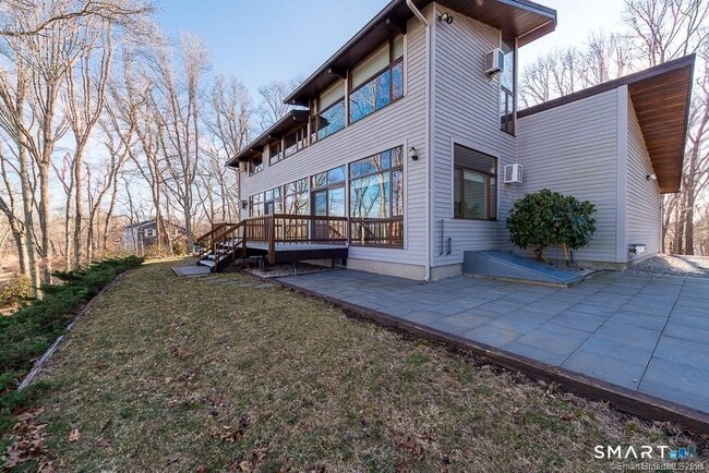 Building Photo - 80 Skyline Dr