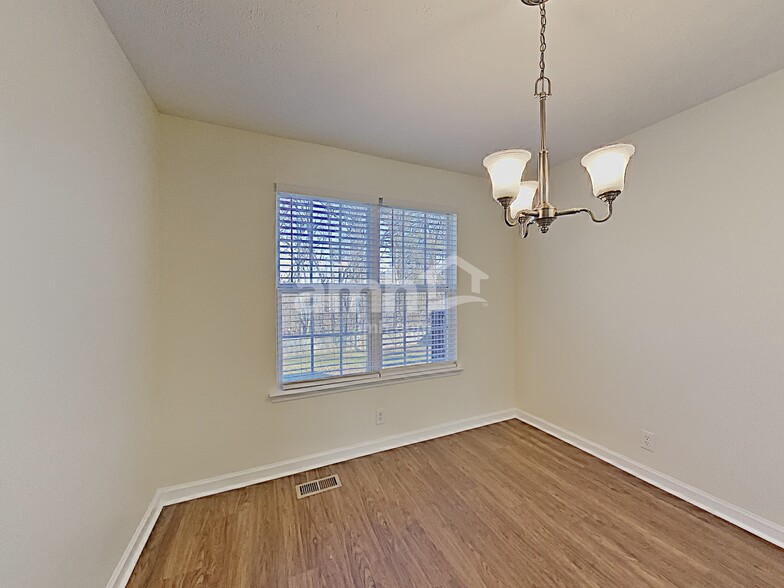 Building Photo - 3429 White Pine Dr