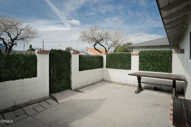 Building Photo - 851 Ivywood Dr