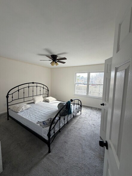 Building Photo - 5756 Rivermill Cir