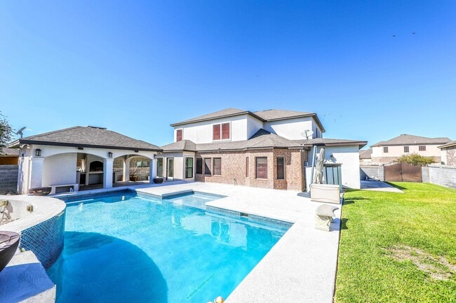 Building Photo - 115 Coahuila Loop