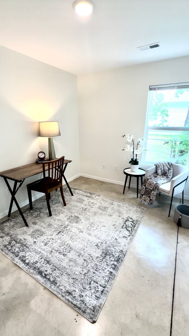 Building Photo - UPDATED  DUPLEX!!! with Garage
