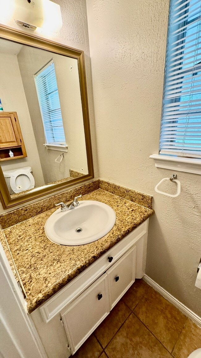 Building Photo - 2607 Bermuda Dunes Dr