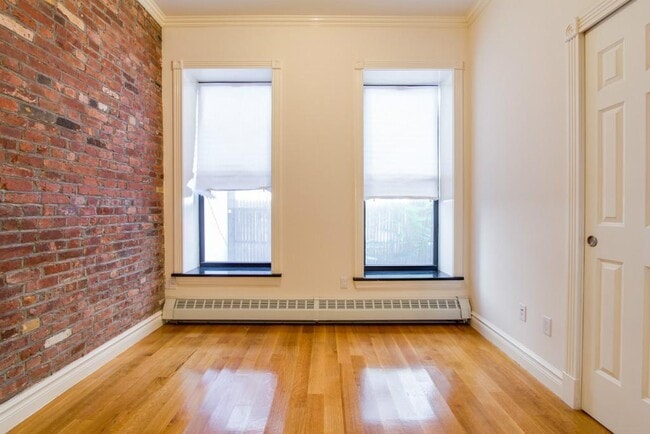 Building Photo - 219 E 28th St