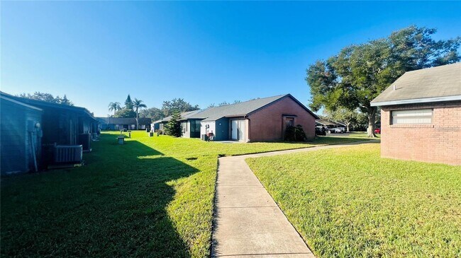 Building Photo - 2531 King Oak Cir