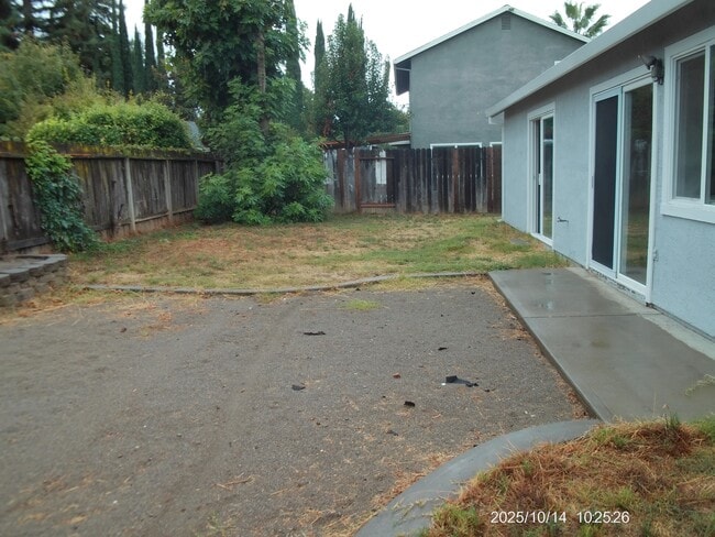 Building Photo - 1074 Beechwood St