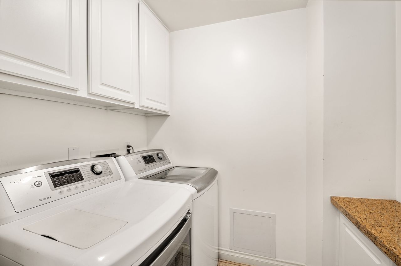 Laundry Room - 5241 Colodny Dr