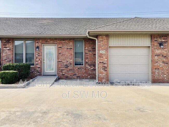 Primary Photo - 5587 N 17th St